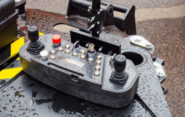 belly-box-remote-for-hydraulics-AdobeStock_624768078