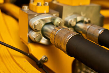 hydraulic flanges AdobeStock_444610770