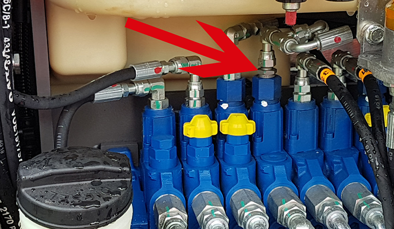 Minivalv can be integrated in the pre-control line for rotation of the cab of the Volvo Construction Equipment ECR50D mini digger.