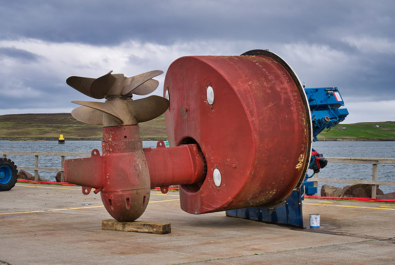 Figure 1: Azimuth thrusters help maneuver ship applications such as dynamic positioning, ship escort and ship docking services. Although electric propulsion is becoming more common, the steering and drive systems on large thrusters are primarily hydraulic, as well as the retraction systems, where required.
Image courtesy of Adobe Stock