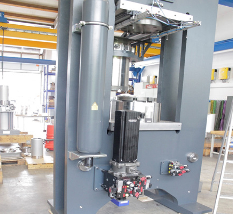 Moog’s EAS features a function block and integrated, energy-saving electrohydrostatic pump unit (EPU) that is 5 to 10 times smaller, including smaller filtration and cooling mechanisms, and a system that uses less oil and has fewer points of maintenance, than a traditional HPU-designed system.
