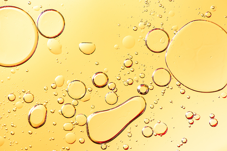 water in hydraulic fluid